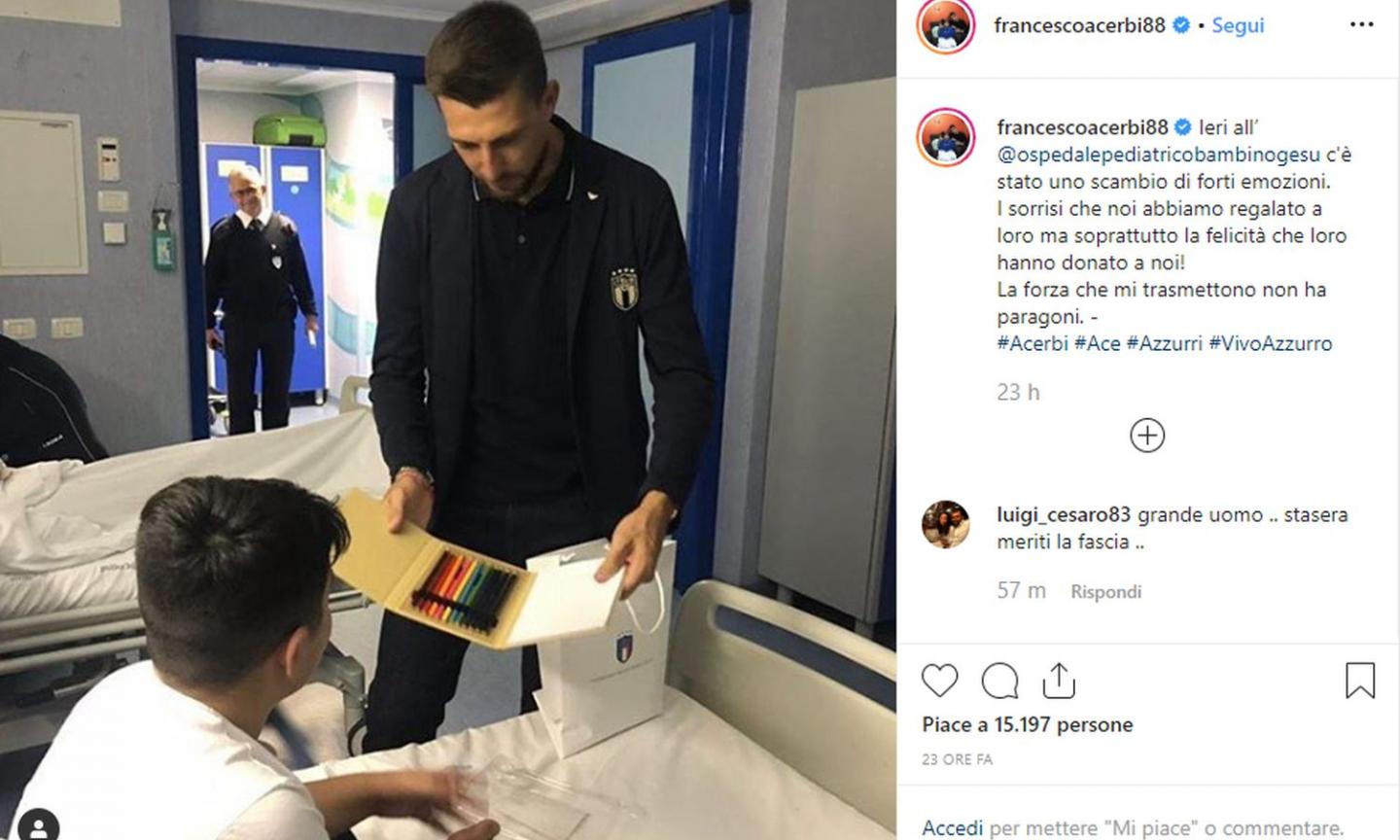 Acerbi cuore d'oro, visita ai bambini in ospedale: 'Prendo un taxi, finché non finisco il giro non me ne vado!'