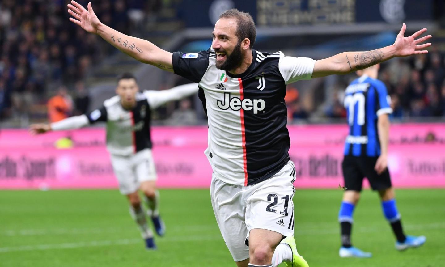 Juve, Higuain: 'Partita di carattere, ho segnato e ora siamo primi in classifica'