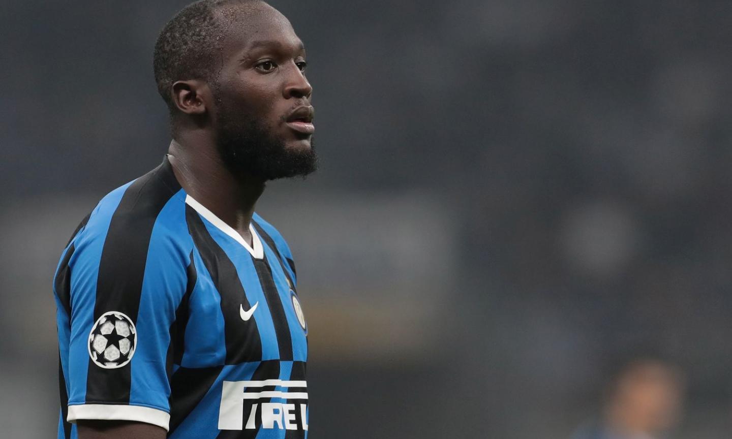 Inter, un artista dipinge l'esultanza di Lukaku nel derby VIDEO 