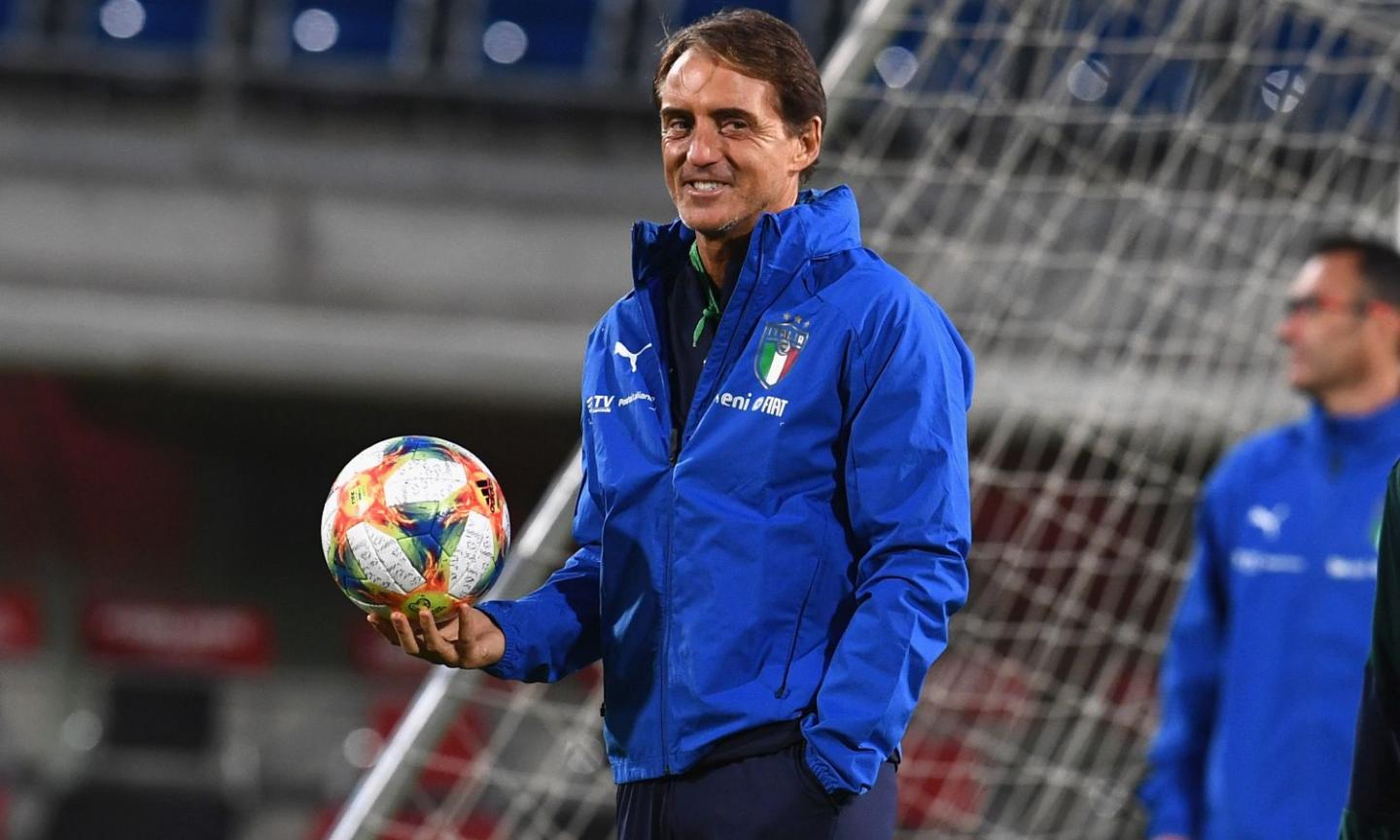 Italia, Mancini: 'Una bella idea convocare De Rossi e Buffon. Europeo? Vediamo...' 