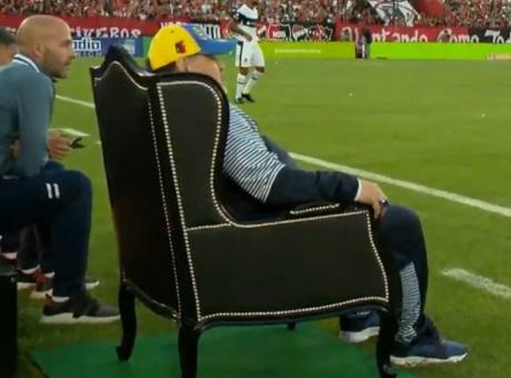 Maradona: 'Io non tradisco, non sono inglese'. Caduta da Paperissima VIDEO