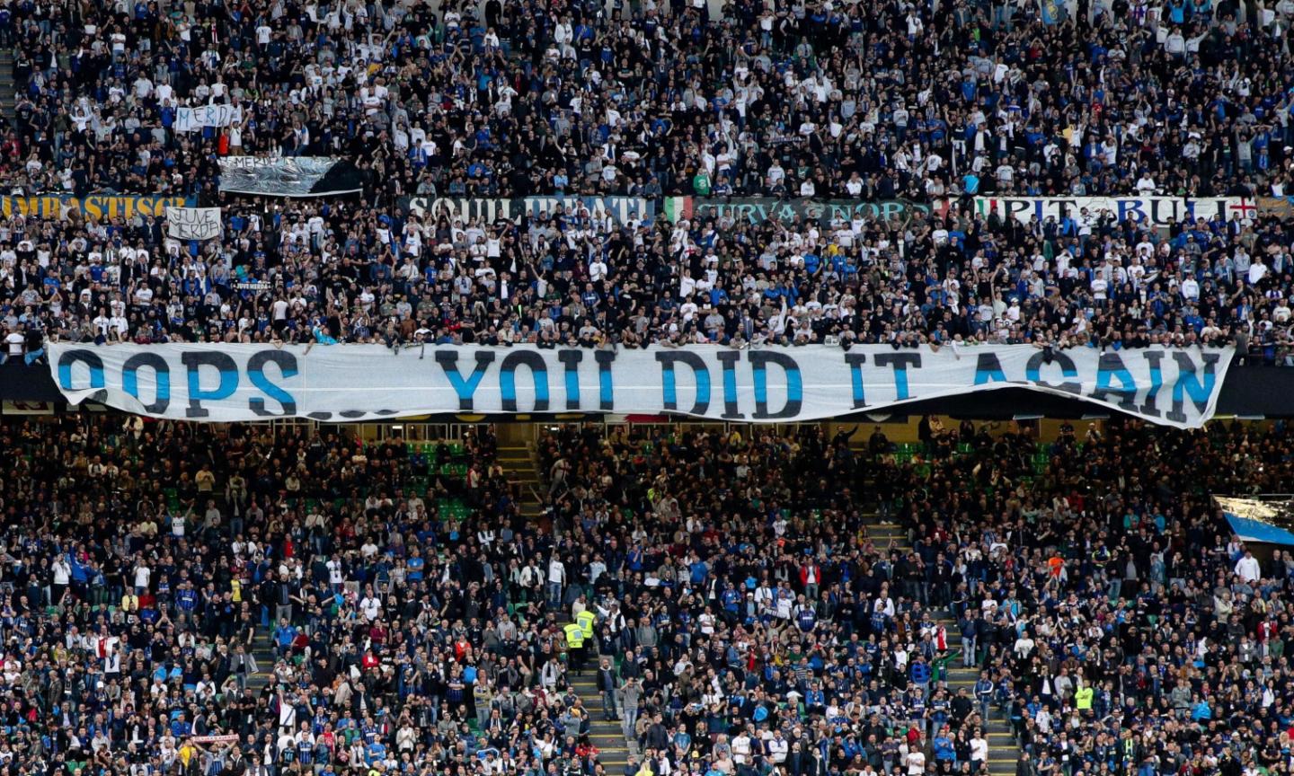 La Juve risponde allo sfottò della curva dell'Inter: 'Oops... we did it again' VIDEO