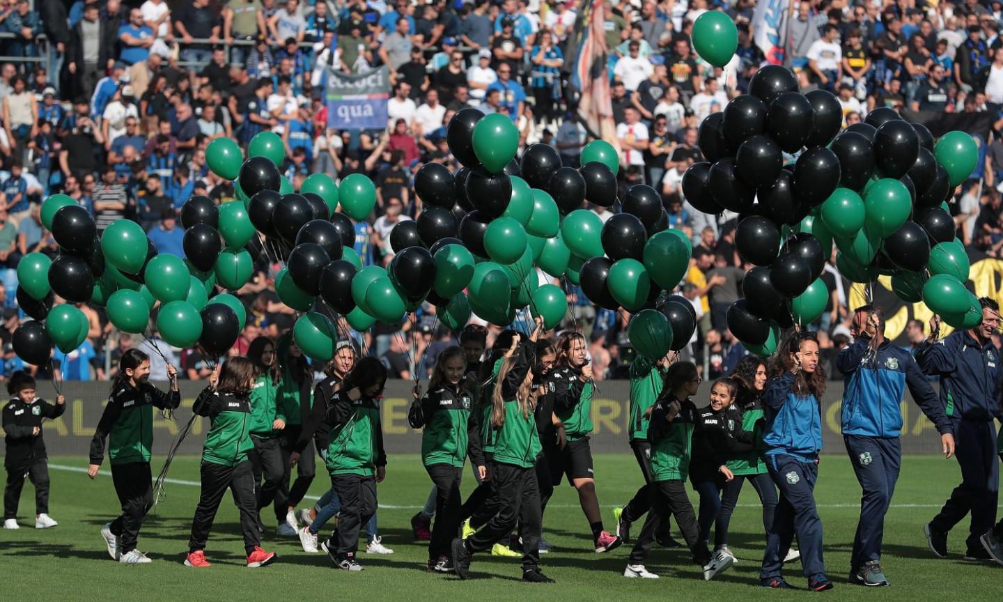 'Grazie Giorgio' e palloncini neroverdi verso il cielo: il Sassuolo commemora Squinzi