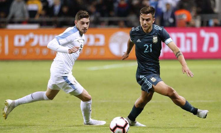 Uruguay-Argentina, brutta entrata di Godin su Dybala: tifosi della Juve imbufaliti VIDEO