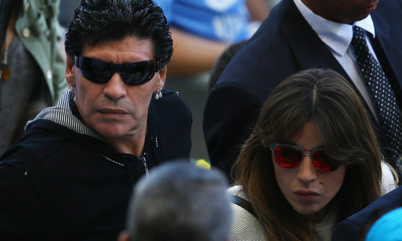 Guerra fra Maradona e la figlia Giannina. Diego: 'Vuole solo soldi'. La replica: 'Lo stanno uccidendo'