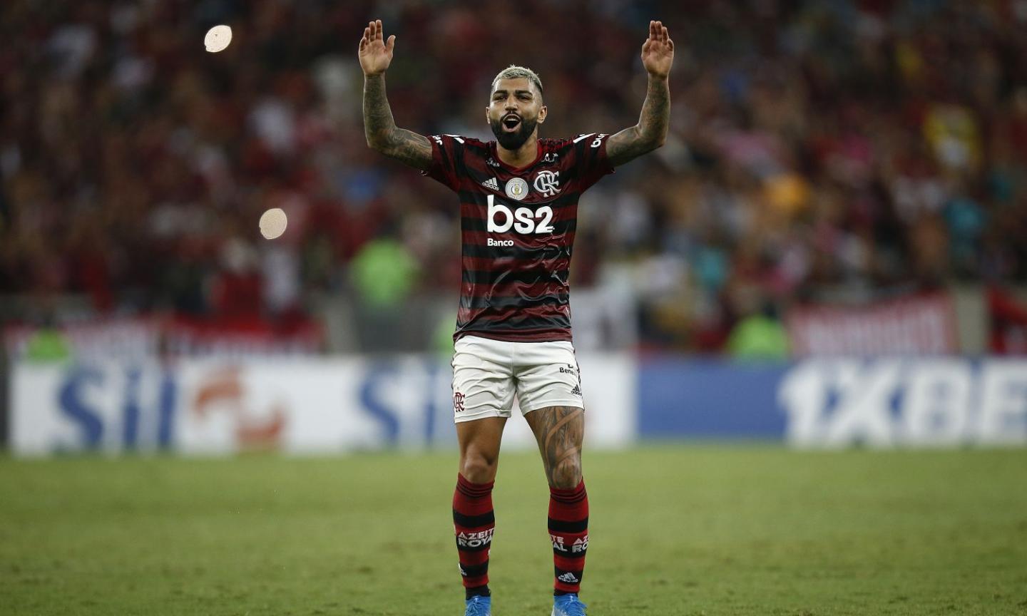 Bolsonaro esalta Gabigol: 'Farà vincere la Libertadores al Flamengo!'