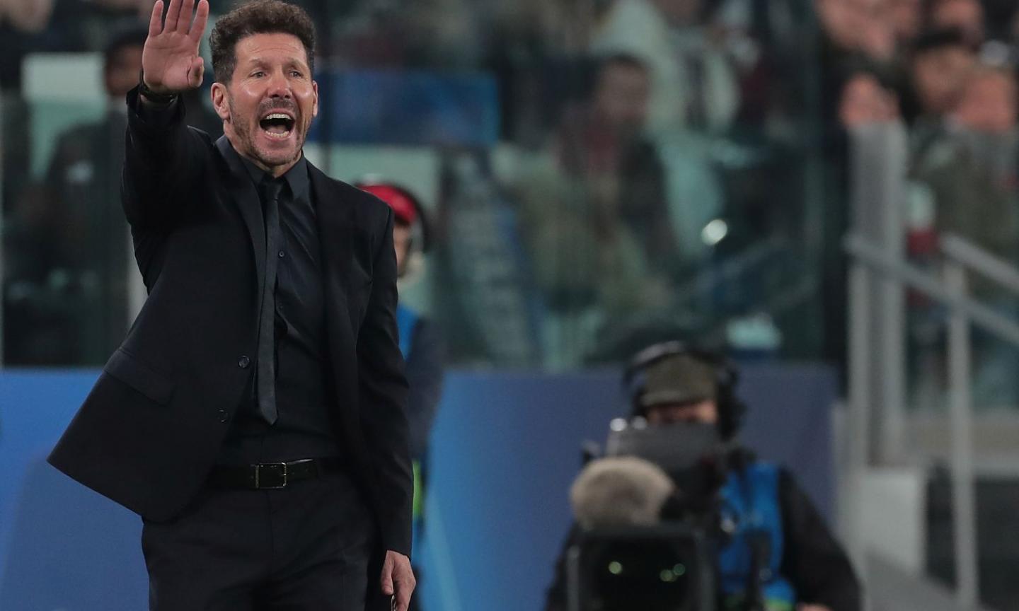 Juve, cori contro Simeone: 'Interista pezzo di m...'