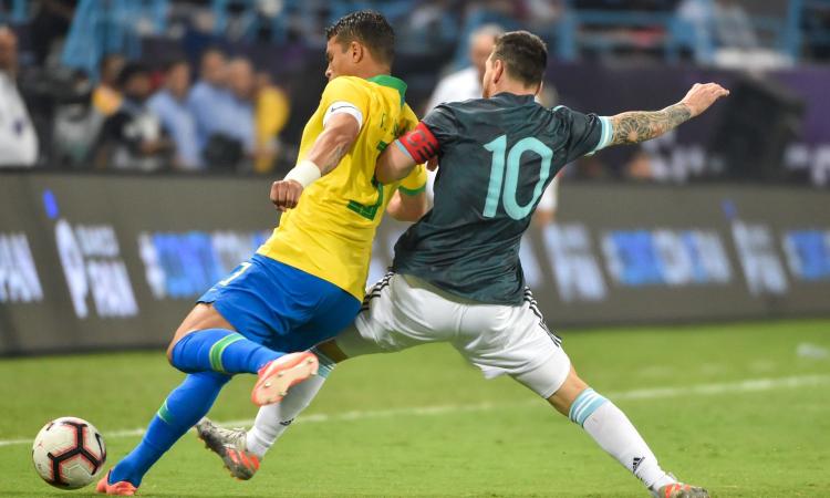 Thiago Silva contro Messi: 'Cerca di influenzare gli arbitri. Ed è maleducato!'
