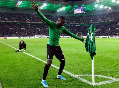 Le 5 cose che non sai di Marcus Thuram: le canzoni in italiano, il sogno Juve e la sfida a papà Lilian