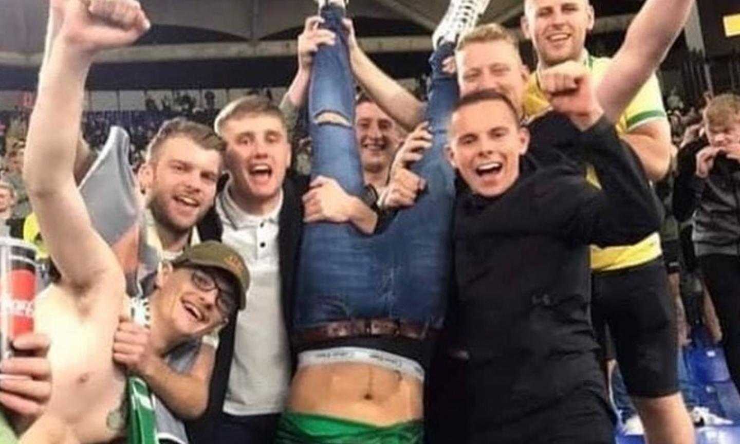 Lazio-Celtic, i tifosi scozzesi in festa rievocano piazzale Loreto: la FOTO diventa virale