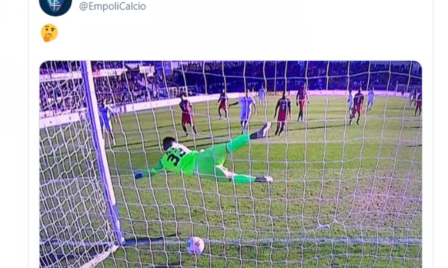 Photo: Incredible scenes in Serie B as referee fails to award goal