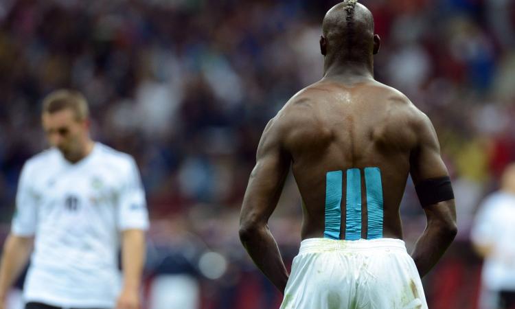 Il Triplete dell'Inter, Balotelli contro la Germania, la delusione Mondiale: i 10 eventi calcistici del decennio