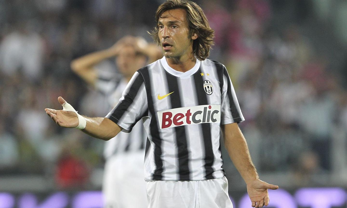 Pirlo: 'Alla Juve ho giocato tre partite solo col sinistro: ero infortunato...'