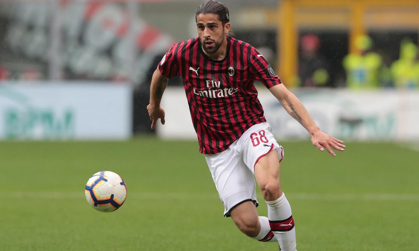 Milan: è Ricardo Rodriguez mania tra i tifosi del Fenerbahce VIDEO