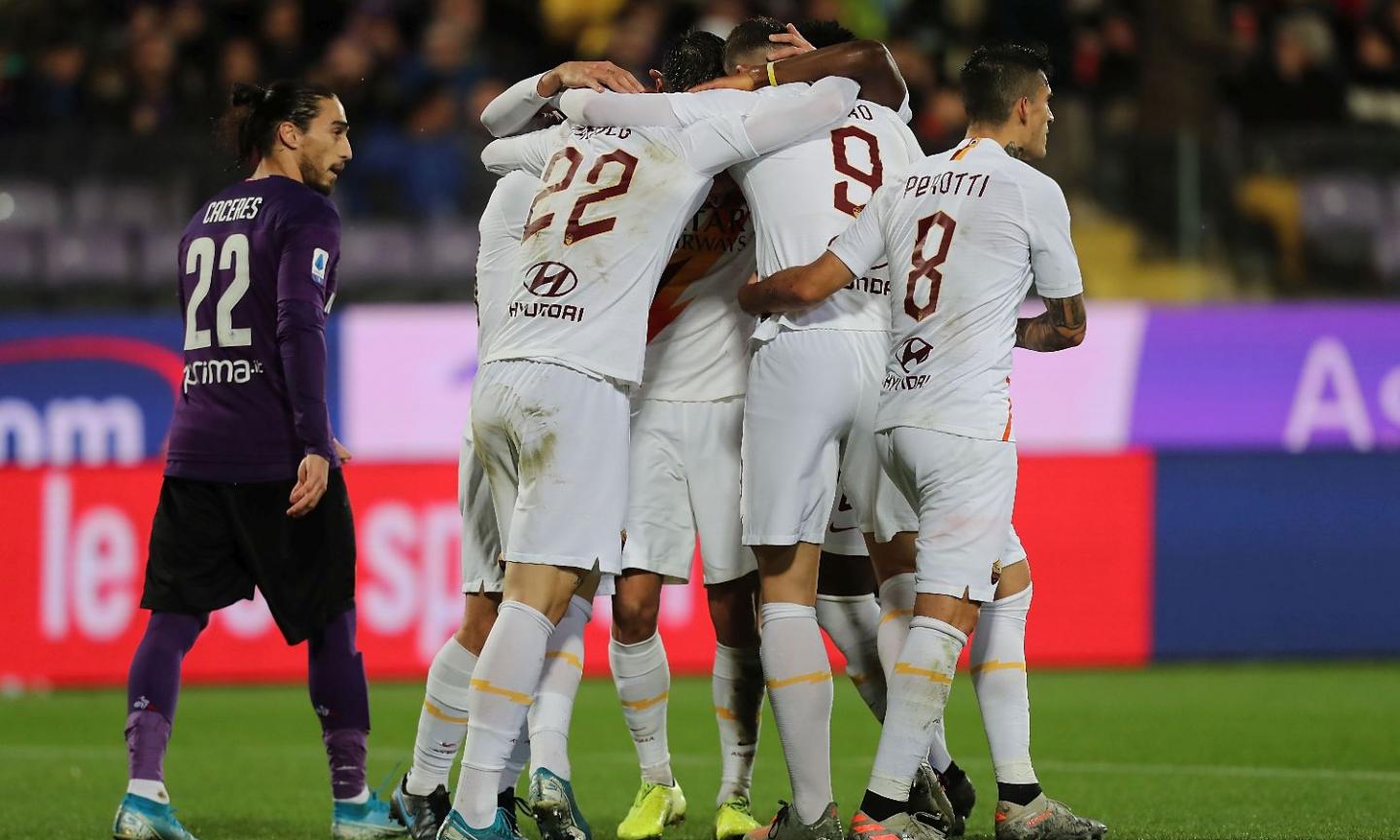 La Roma non si ferma, asfalta 4-1 la Fiorentina e inguaia Montella