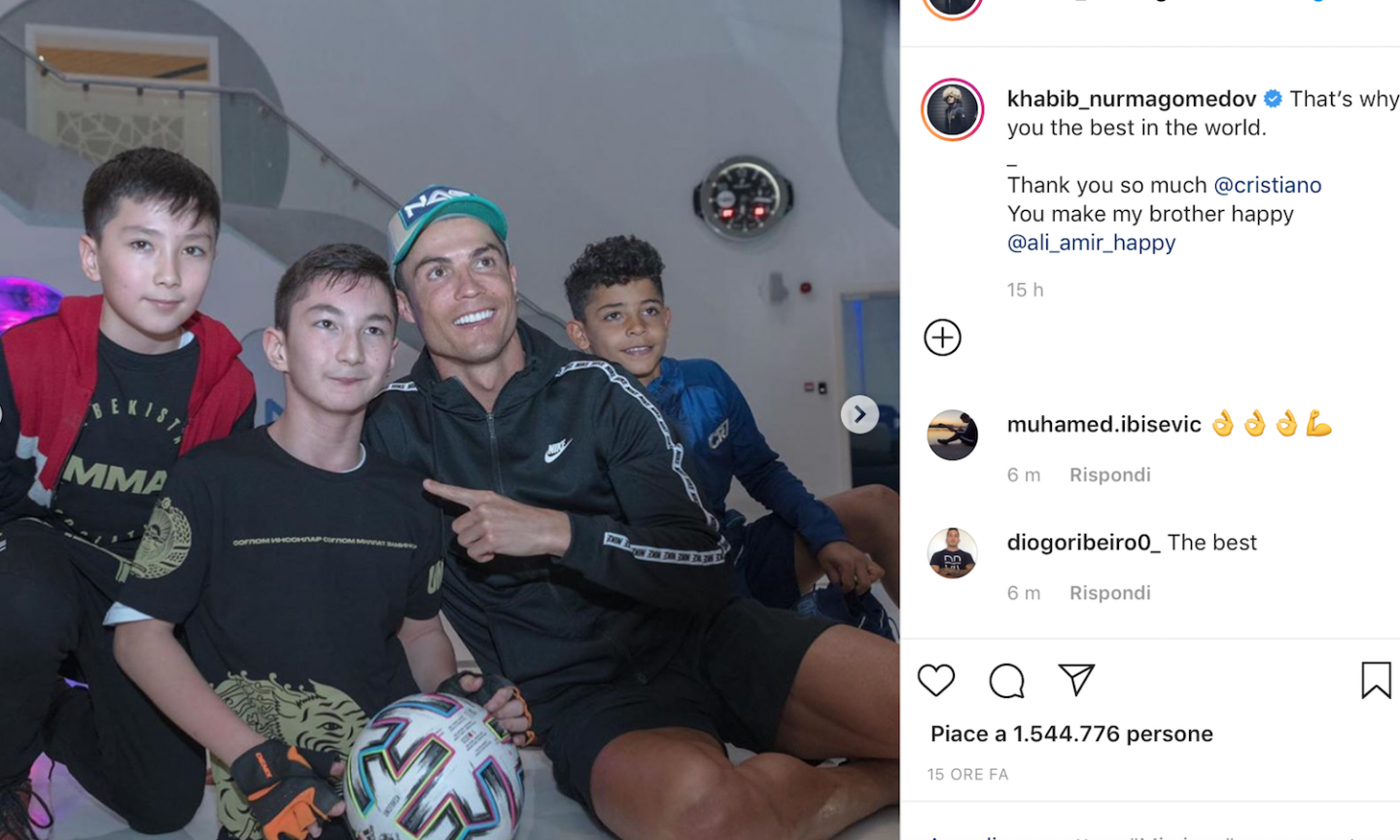 Ronaldo cuore d'oro: gioca e corona il sogno di Ali, bimbo nato senza gambe VIDEO