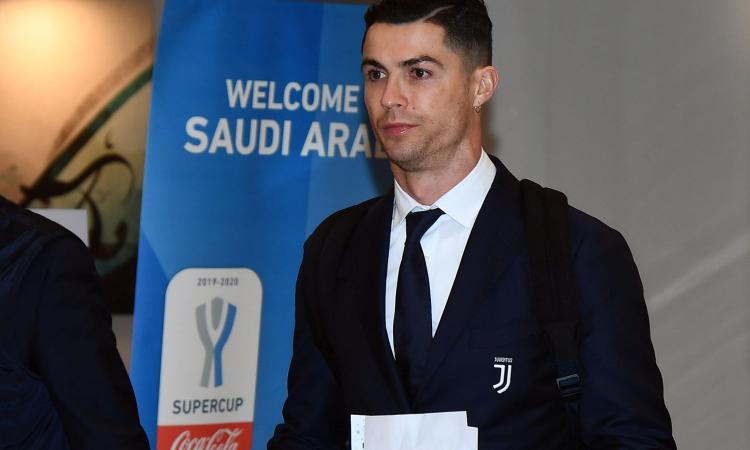 Roma-Juve, selfie dei tifosi di CR7 prima della partenza VIDEO