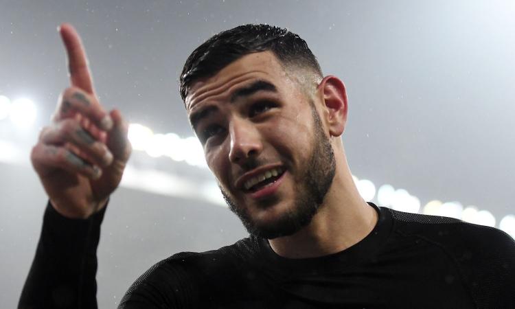 Theo Hernandez a Ibra: 'Grazie Dio per averci fatto vincere!' FOTO