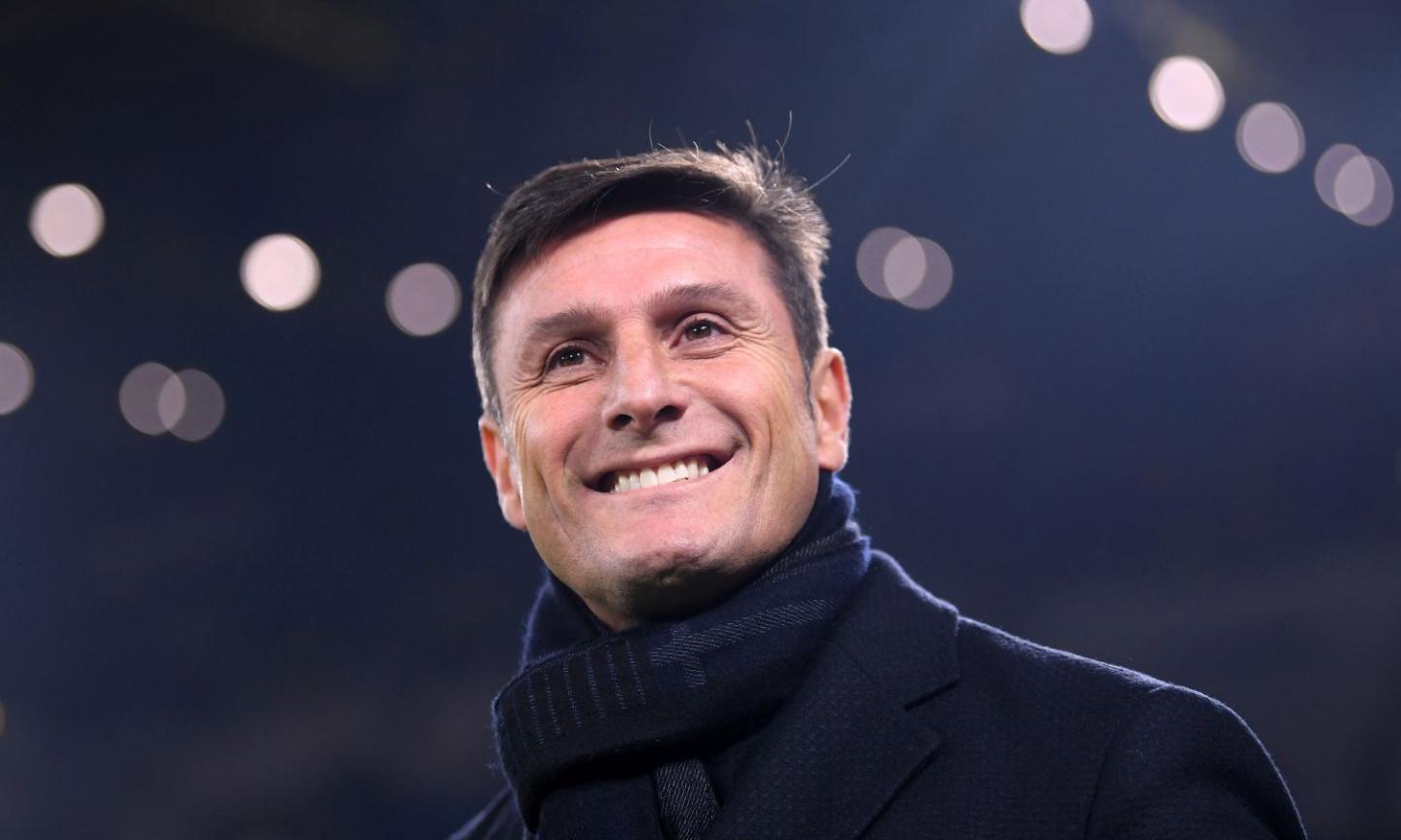 Inter, Zanetti come non l’avete mai visto! Si fa la cresta per l’Argentina VIDEO