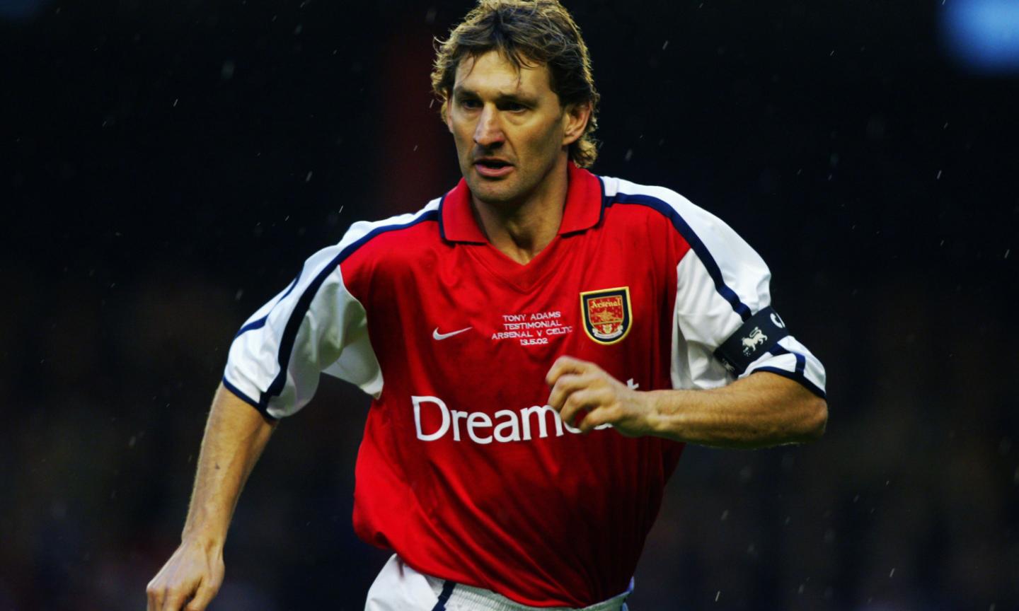 Tony Adams, all'inferno e ritorno, una carriera fra calcio e alcol: 'Le partite giocate da ubriaco...'