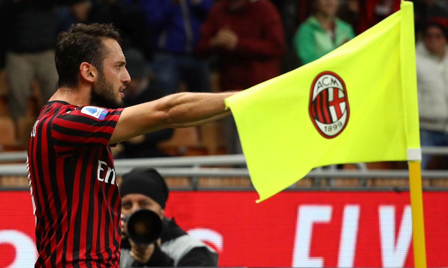 Calhanoglu vuole il rinnovo, il Milan prende tempo