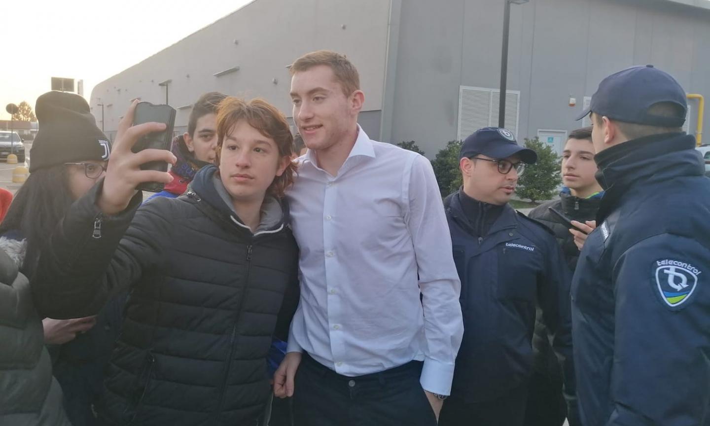 Video: Kulusevski arrives for Juventus medical