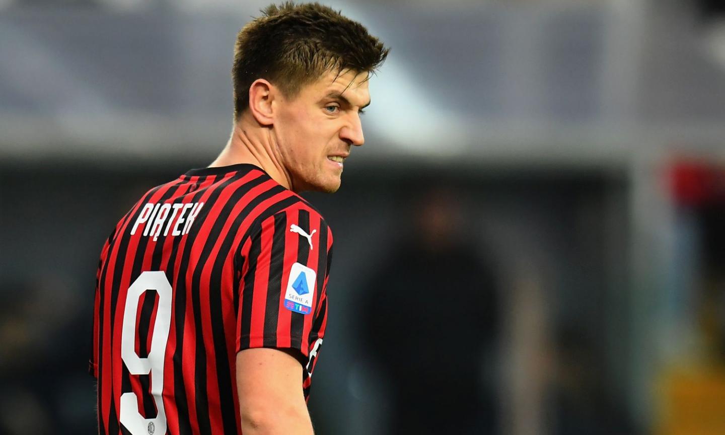 Milan, anche il Manchester United su Piatek