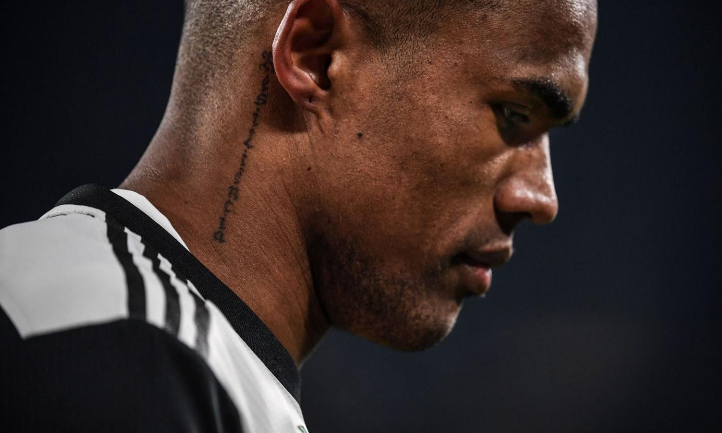 Coronavirus, Douglas Costa: 'Forza Italia, non mollare. Risorgi!'