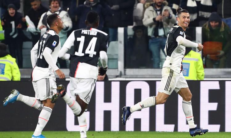 Ronaldo è devastante, la Juve soffre ma vola: 2-1 al Parma, Sarri a +4 sull'Inter
