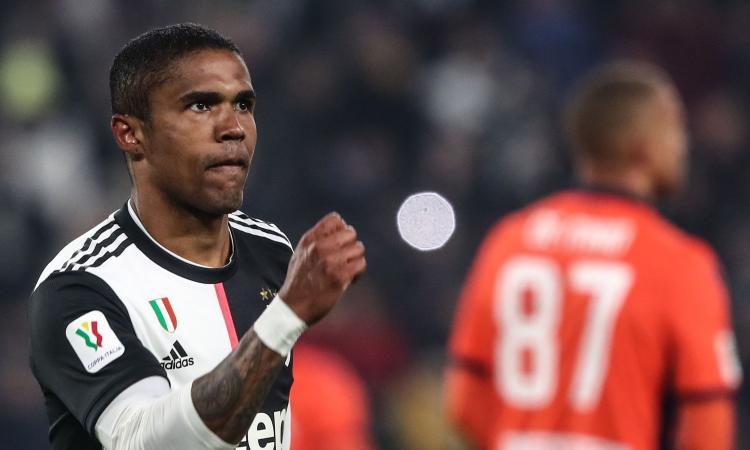 Douglas Costa risponde a un tifoso e lancia una frecciata a Marotta: 'Le porte non erano chiuse bene' FOTO