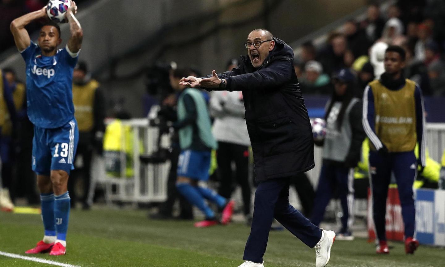 Sarri lascia Lione nervoso e arriva alla sfida con l’Inter senza il controllo sulla Juve