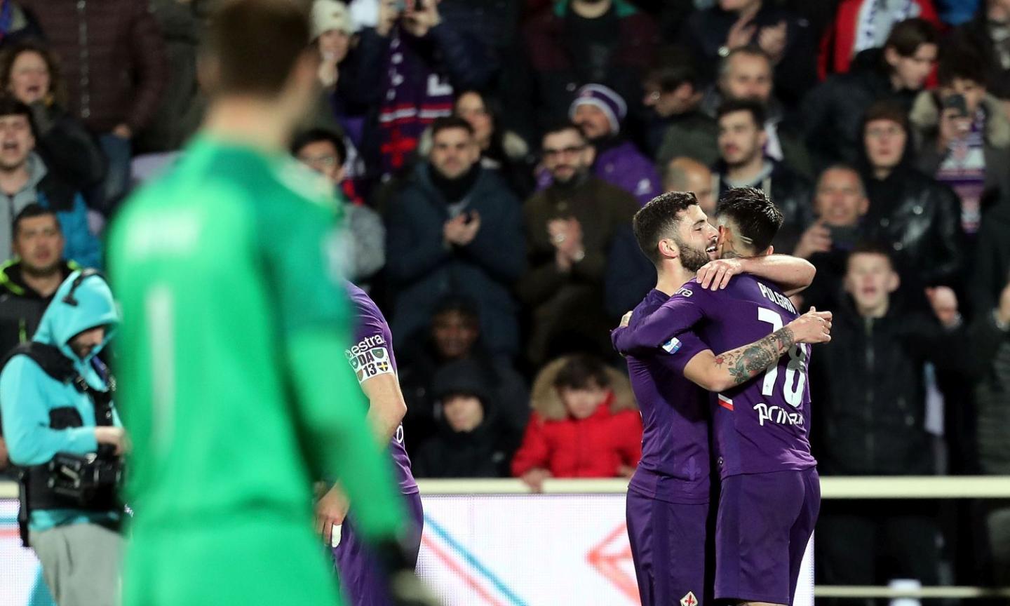 La Fiorentina raggiunge il Milan con un rigore contestato: GUARDA GLI HIGHLIGHTS