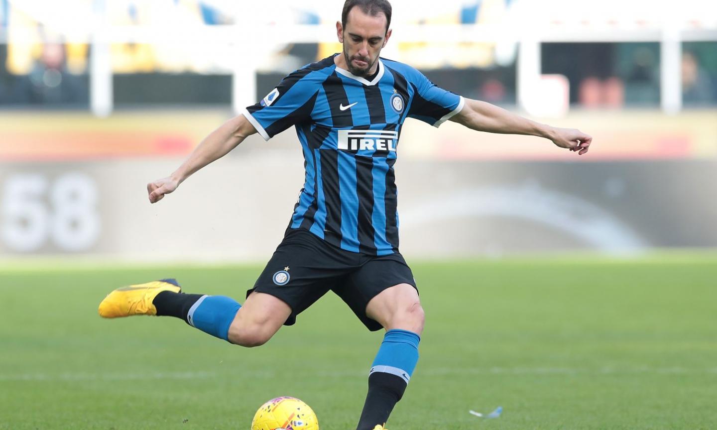 Inter, Cambiasso: 'Godin è un adattato, inutile aspettarsi fluidità'