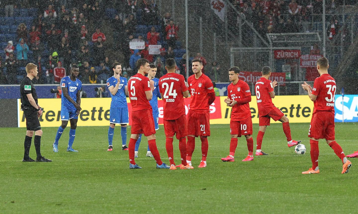 Pazzesco in Bundes! Bayern, gara interrotta sul 6-0 all'Hoffenheim: insulti a Hopp, poi succede l'incredibile VIDEO