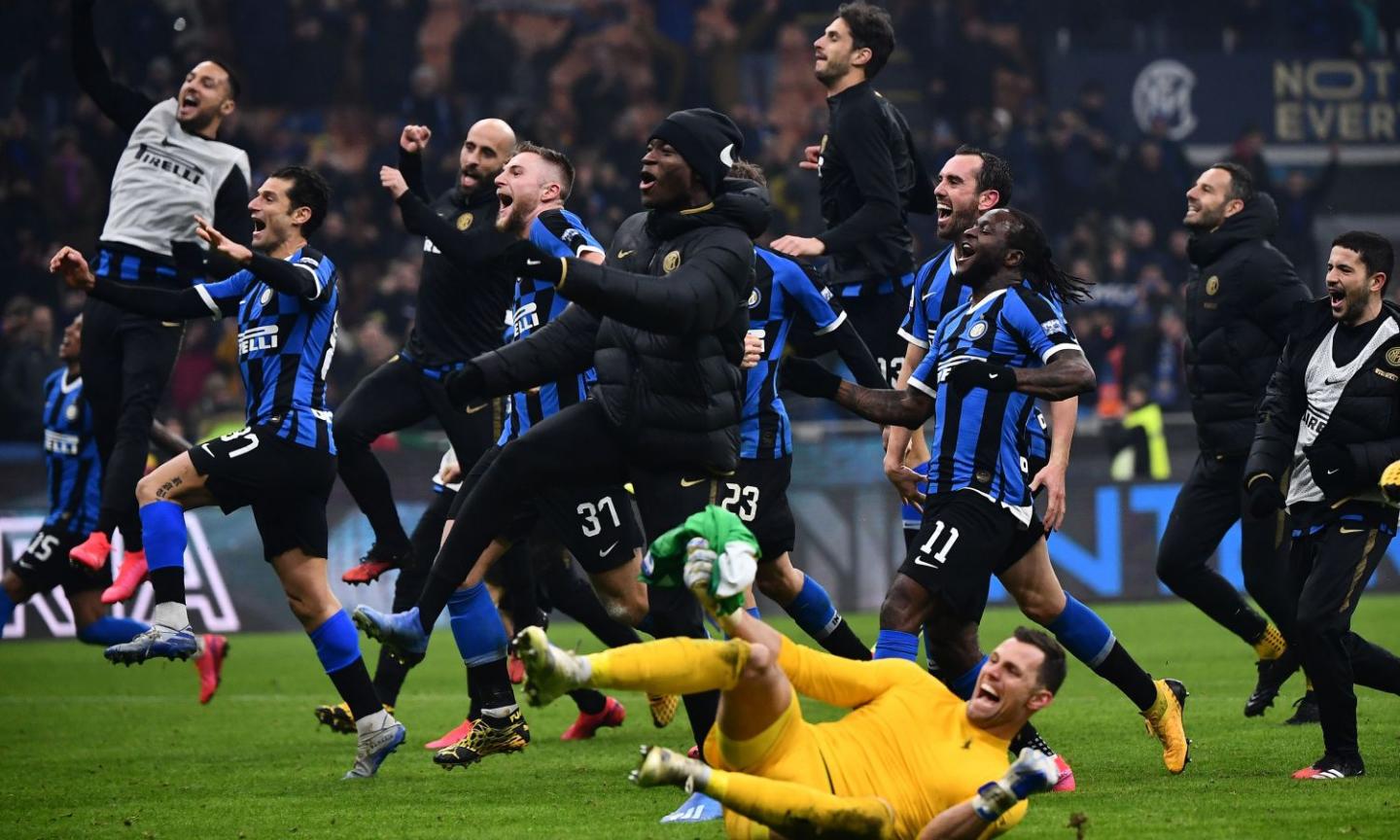 Milan poco umile e con giocatori inadatti. L'Inter sbaglia tutto, ma fa suo il derby e vincerà lo scudetto