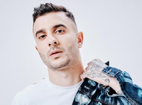 Ancora Sanremo, Junior Cally a CM: 'Dovevo giocare nel Perugia, ma sono stato fermato per una falsa leucemia'