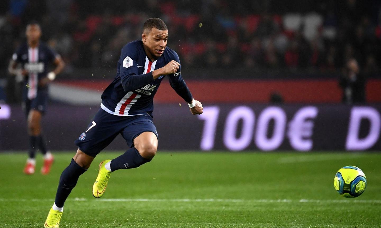 PSG, Mbappé strizza l'occhio a Zidane: 'Ricordo quando mi invitò a Madrid, era come raggiungere la Luna'