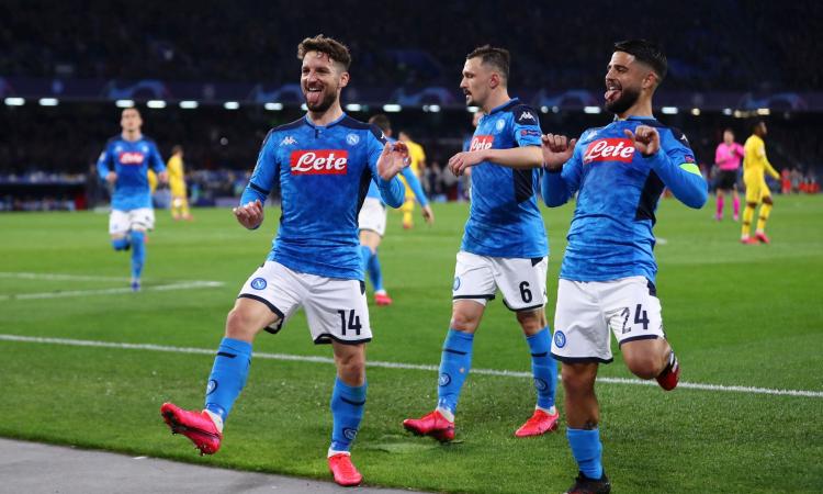 Mertens re di Napoli: preso Hamsik, è il miglior marcatore di sempre. Poi l'infortunio, rischia 10 giorni di stop