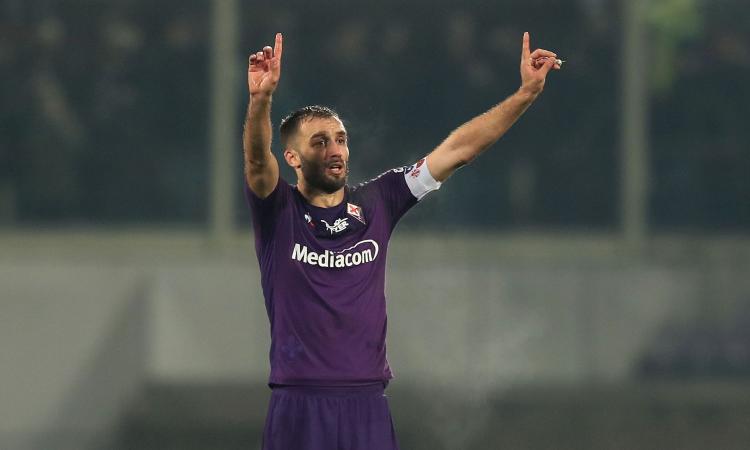 Napoli, tutto su Pezzella: il difensore apre, si tratta con la Fiorentina