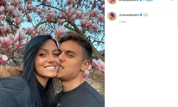 Gossip Girl: Oriana in quarantena con Dybala! Giulia De Lellis dimentica Iannone con un libro. Melissa e il messaggio di speranza