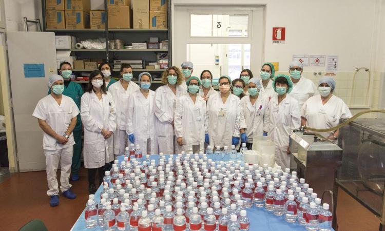 Coronavirus: Lombardia, numeri in calo. In Italia 2.107 casi in più, 1.109 guariti e 837 morti. Il Viminale: 'sì alle passeggiate genitore-figlio'