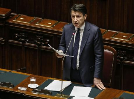 Coronavirus, Conte alla Camera: 'E' l'ora della responsabilità. Ci sarà altro intervento da 25 miliardi'