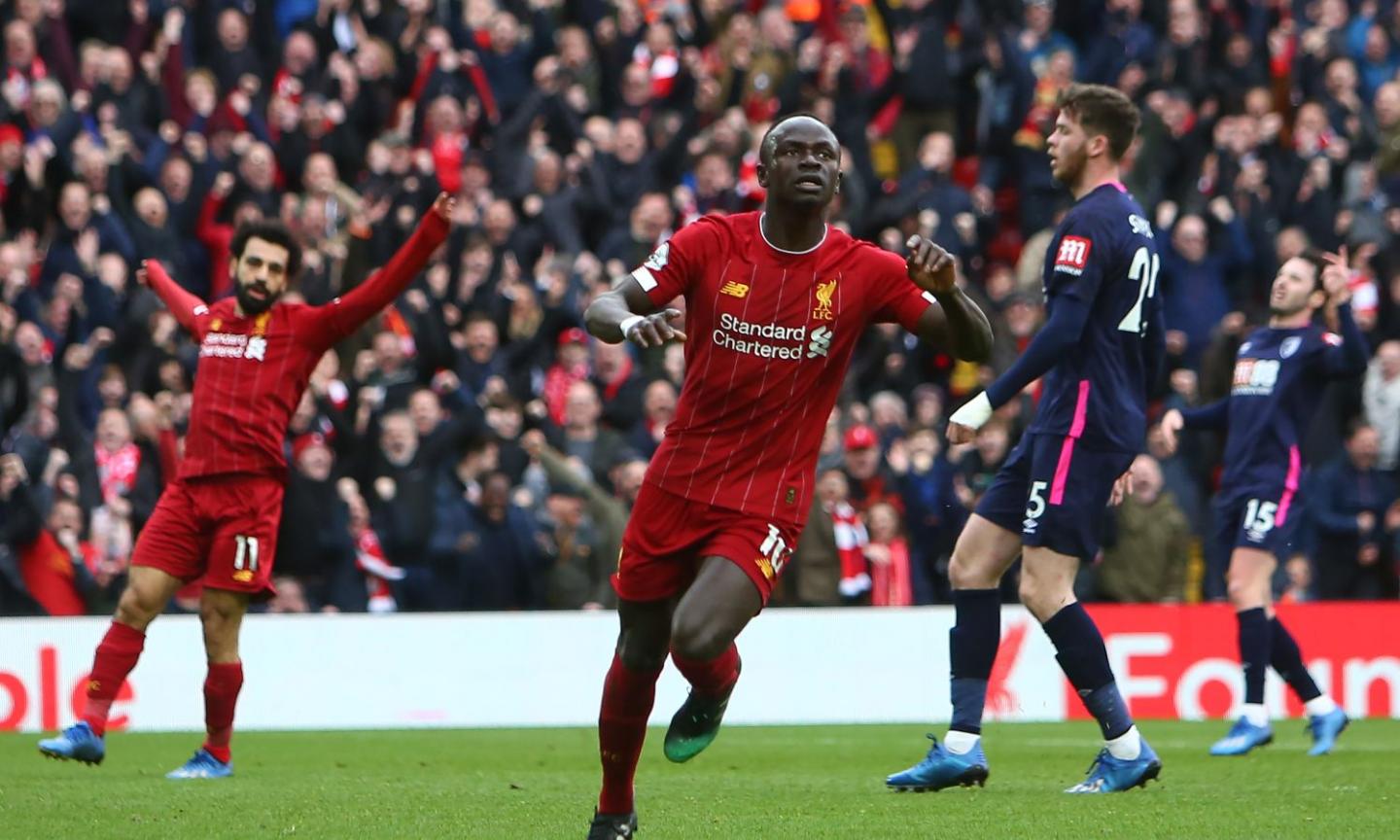 Premier: il Liverpool torna a vincere. Successo da Champions per l'Arsenal, pari Tottenham