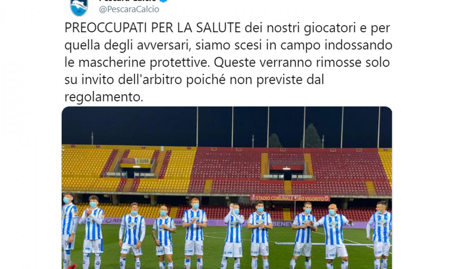 Pescara in campo con la mascherina prima della gara col Benevento: 'Preoccupati per i nostri calciatori'