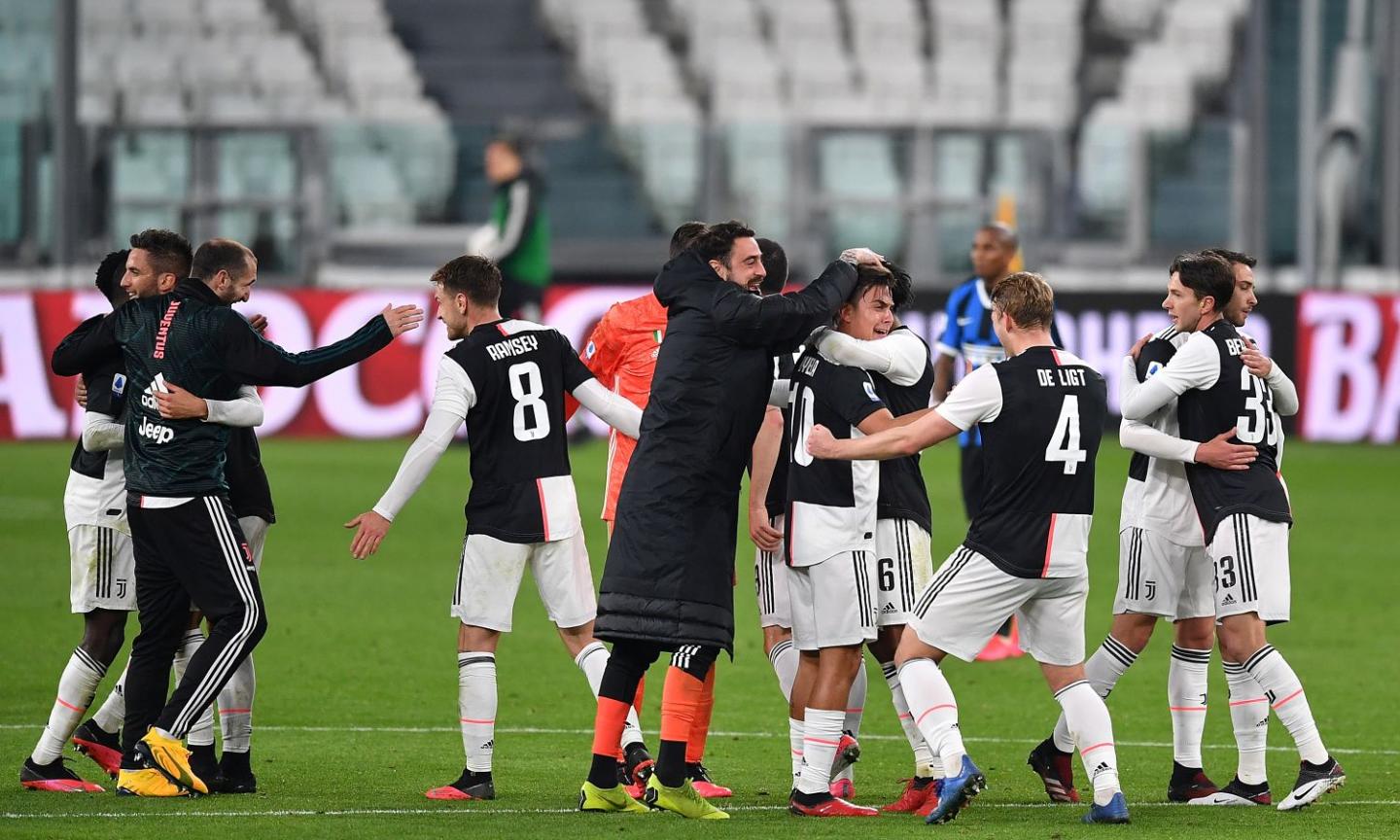 Juve-Inter in un'atmosfera surreale: il silenzio assordante, poi Sarri e Pinsoglio 'spengono' Conte