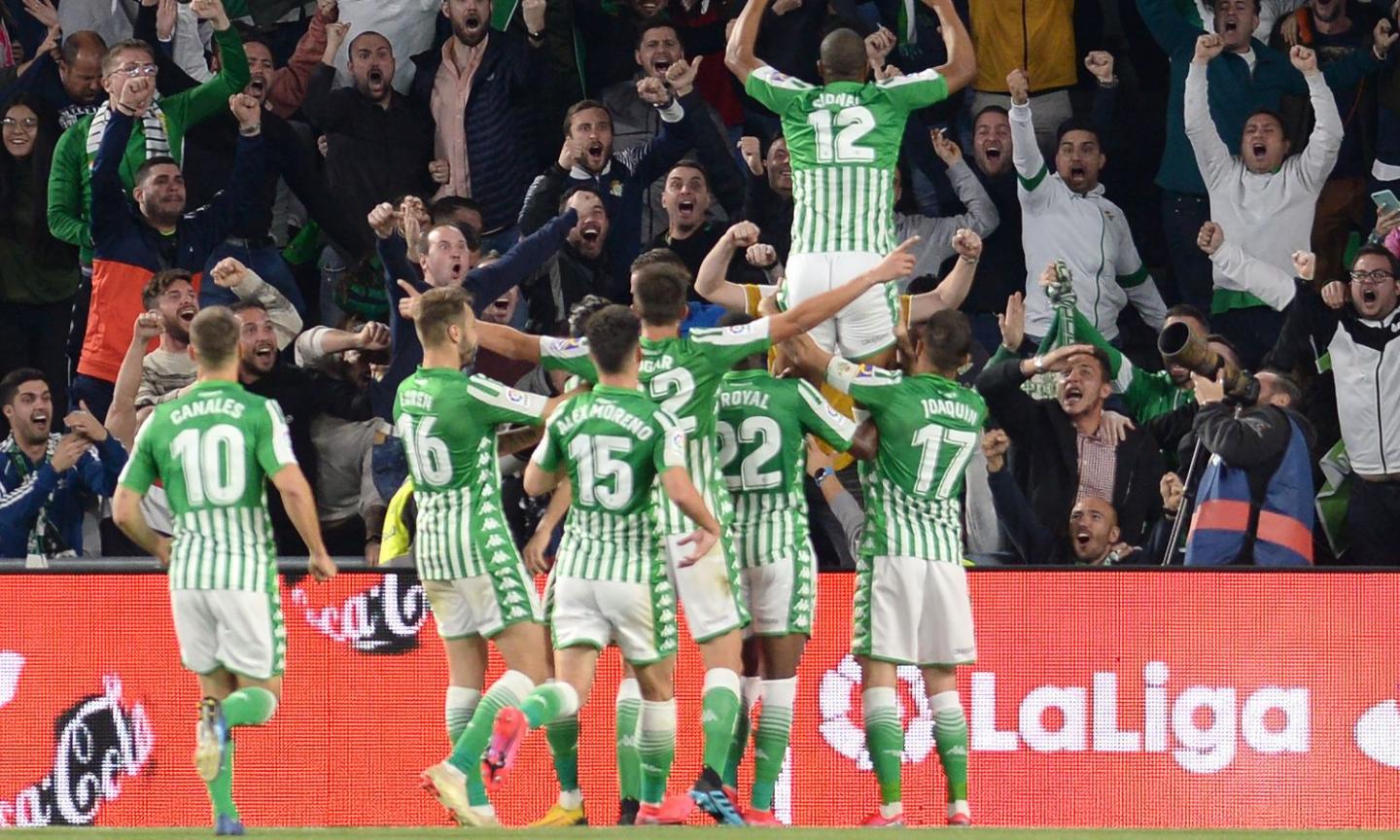 Liga: controsorpasso Barcellona, il Real Madrid perde col Betis. GUARDA I GOL