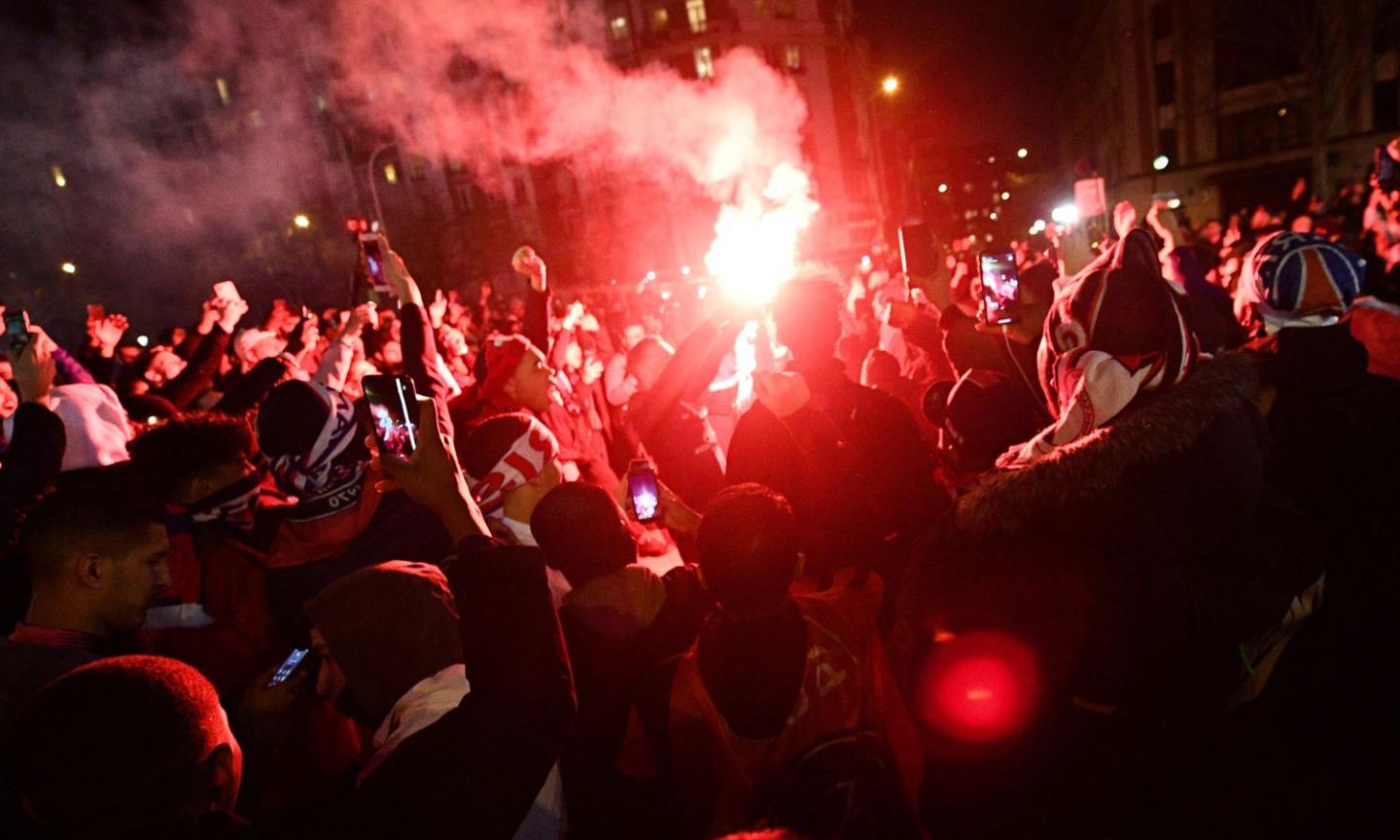 PSG, oltre 30mila tifosi per la seduta a porte aperte. Lo striscione: 'Siate spietati col Marsiglia'