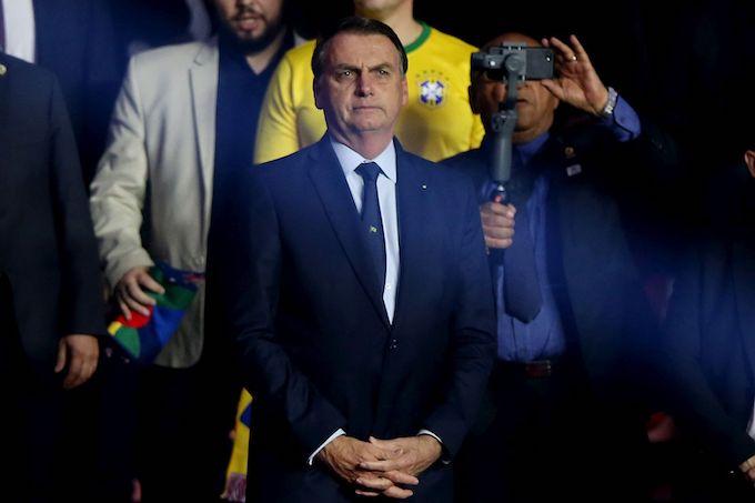 Brasile, Bolsonaro: 'Il calcio deve riprendere, il ministero della Salute...'