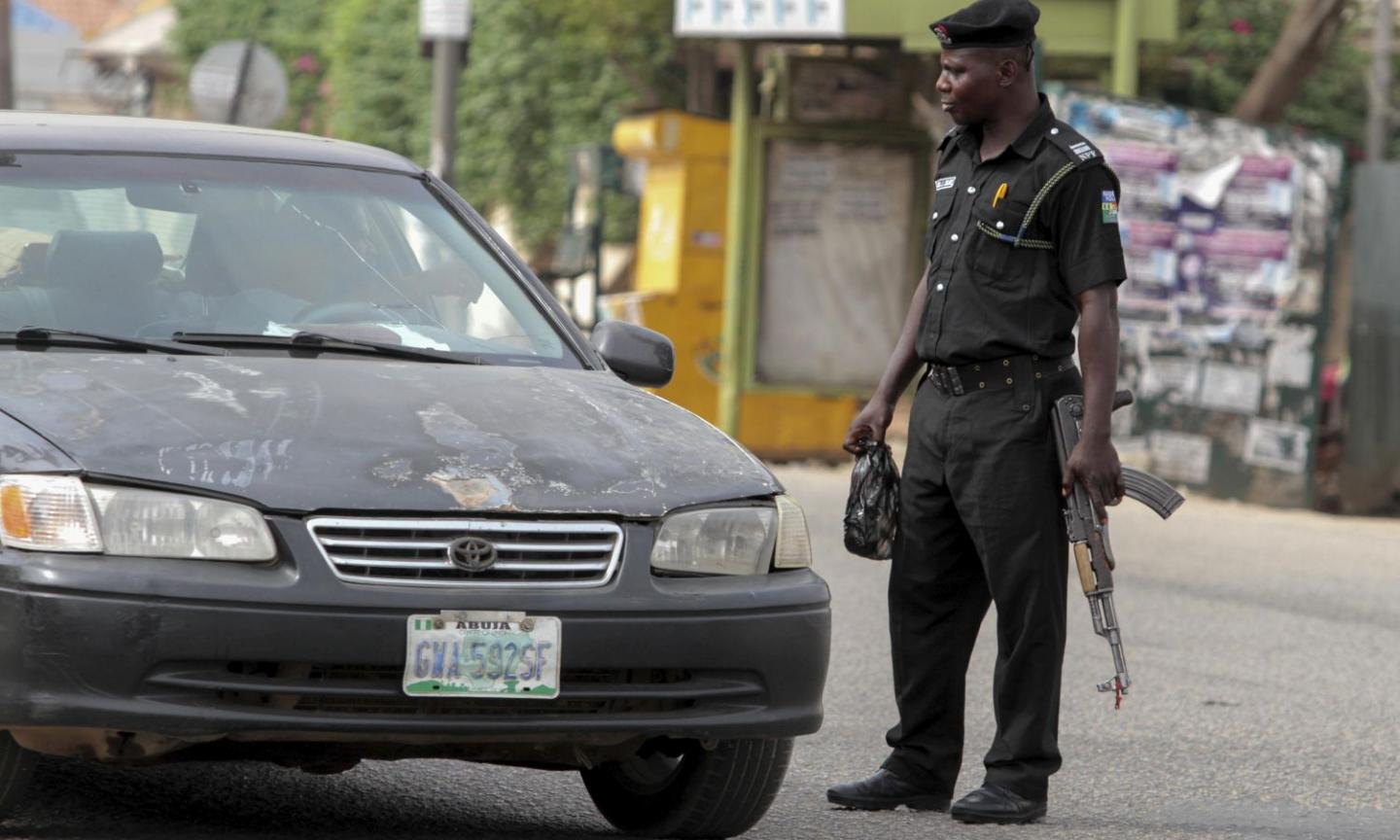 Coronavirus, choc in Nigeria: esercito uccide 18 persone per violazione di quarantena, 12 i decessi per Covid-19