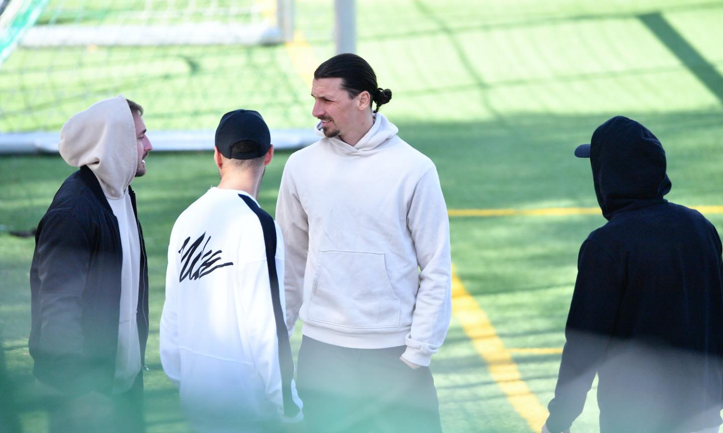 Photo - AC Milan's Ibrahimovic training with Swedish side Hammarby